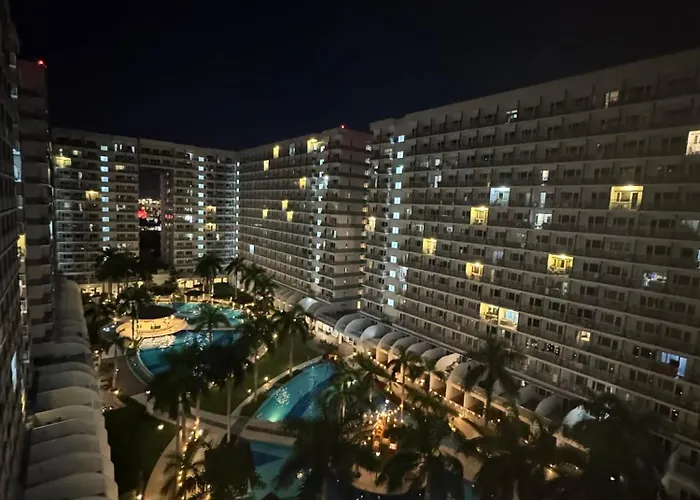 Dusk Elevated Escapes At Shell Residences, Mall Of Complex Hotel