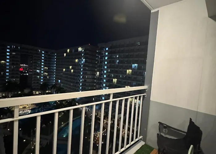 Dusk Elevated Escapes At Shell Residences, Mall Of Complex