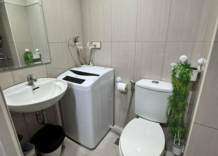 Dusk Elevated Escapes At Shell Residences, Mall Of Complex Hotel