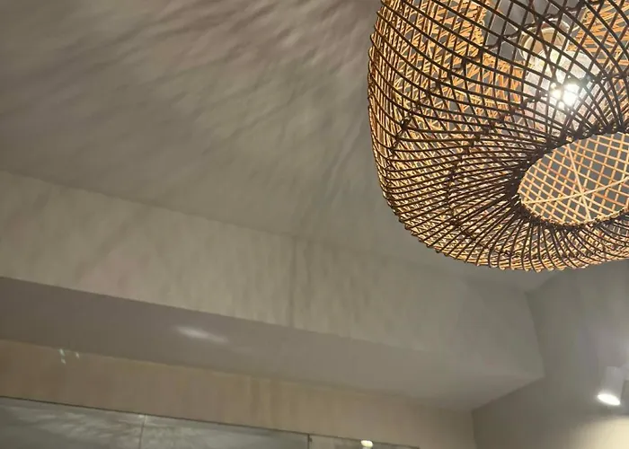 Dusk Elevated Escapes At Shell Residences, Mall Of Complex Hotel *